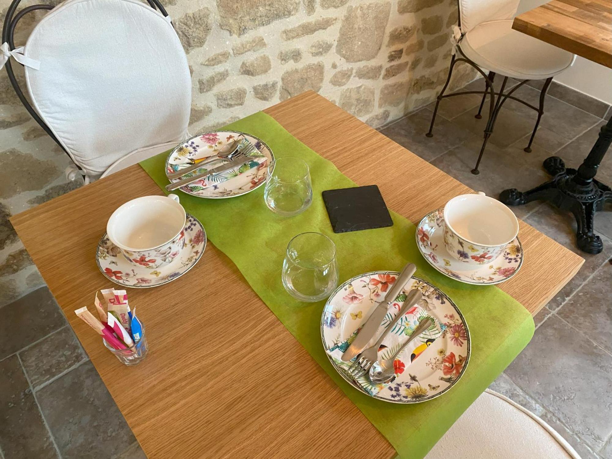 Au Chateau La Lucerne-d'Outremer Bagian luar foto